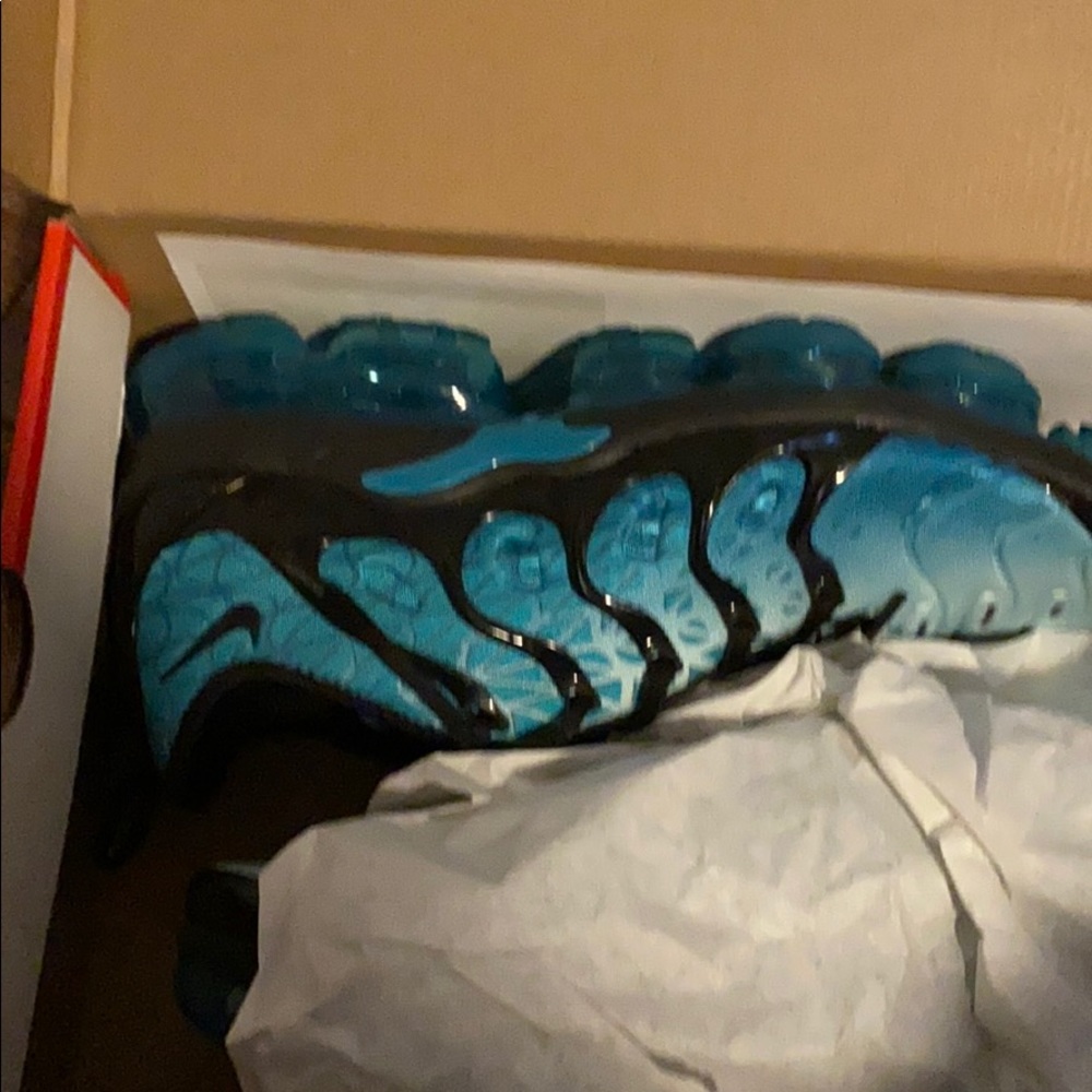 Air vapormax plus brand new